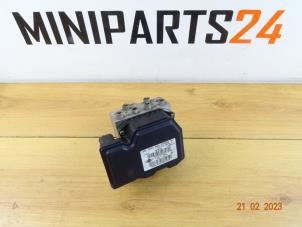 Używane Pompa ABS Mini Clubman (R55) 1.6 Cooper D Cena € 208,25 Z VAT oferowane przez Miniparts24 - Miniteile24 GbR