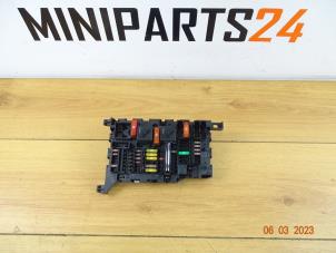 Usagé Boîte à fusibles Mini Mini (F55) 1.2 12V One First Prix € 89,25 Prix TTC proposé par Miniparts24 - Miniteile24 GbR