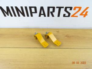 Used Tailgate hinge Mini Mini (F55) 1.2 12V One First Price € 59,50 Inclusive VAT offered by Miniparts24 - Miniteile24 GbR