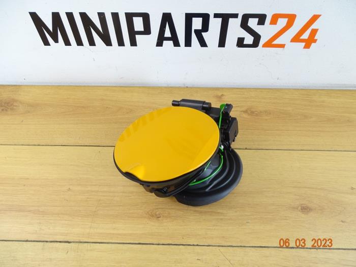 Begagnade Tanklock Mini Mini (F55) 1.2 12V One First Pris € 95,20 Inklusive moms erbjuds av Miniparts24
