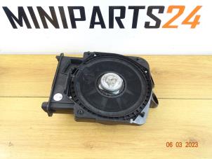 Used Subwoofer Mini Mini (F55) 1.2 12V One First Price € 65,45 Inclusive VAT offered by Miniparts24 - Miniteile24 GbR