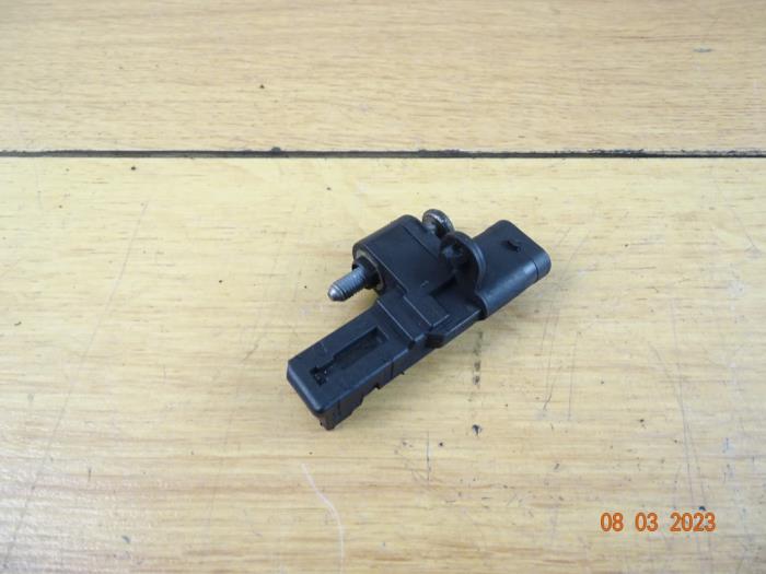 Crankshaft sensor from a MINI Clubman (R55) 1.6 16V Cooper S 2007