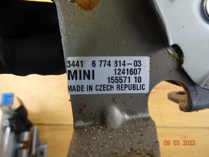 Handbremse Mechanik van een MINI Clubman (R55) 1.6 16V John Cooper Works 2011