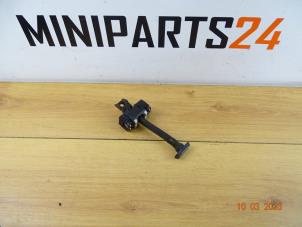Used Rear door mechanism 4-door, right Mini Clubman (R55) 1.6 16V John Cooper Works Price € 35,70 Inclusive VAT offered by Miniparts24 - Miniteile24 GbR