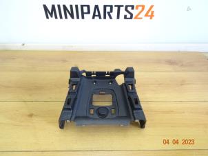 Used Middle console Mini Mini (F56) 2.0 16V Cooper S Price € 35,11 Inclusive VAT offered by Miniparts24 - Miniteile24 GbR