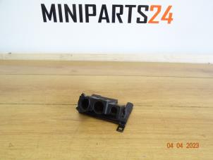 Usagé Support (divers) Mini Mini (F56) 2.0 16V Cooper S Prix € 23,21 Prix TTC proposé par Miniparts24 - Miniteile24 GbR