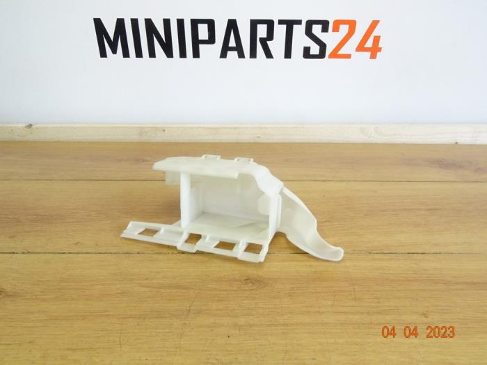 Używane Przekaznik uchwytu Mini Mini (F56) 2.0 16V Cooper S Cena € 17,85 Z VAT oferowane przez Miniparts24