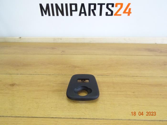 Gebrauchte Abdeckplatte sonstige Mini Mini (F56) 2.0 16V Cooper S Preis € 29,75 Mit Mehrwertsteuer angeboten von Miniparts24