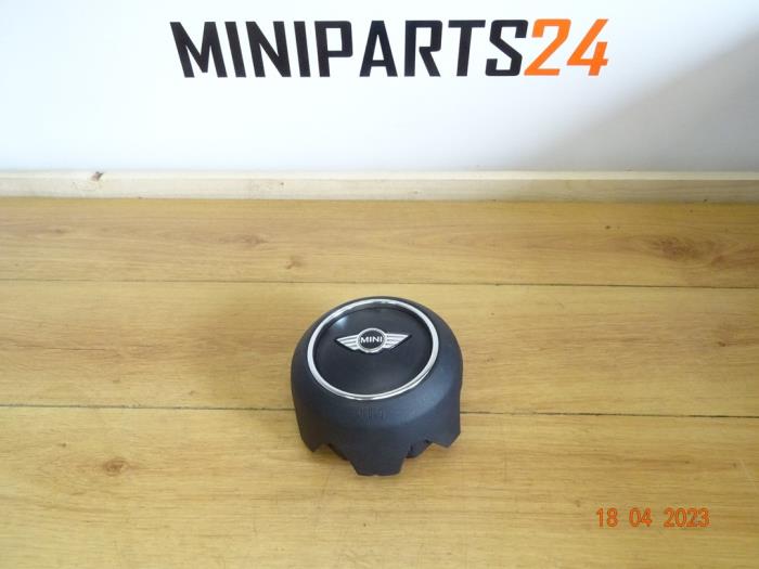 Left airbag (steering wheel) from a MINI Mini (F56) 2.0 16V Cooper S 2015