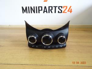 Używane Panel sterowania klimatyzacji Mini Mini (F56) 2.0 16V Cooper S Cena € 208,25 Z VAT oferowane przez Miniparts24 - Miniteile24 GbR