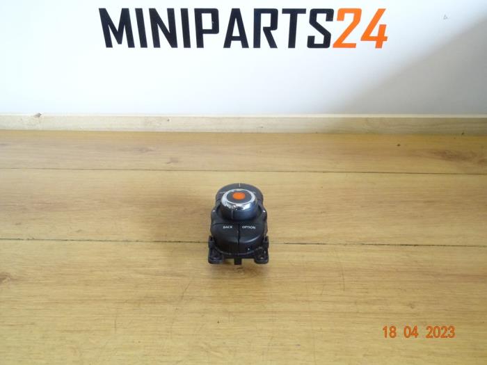 Gebrauchte Command System Bedienung Mini Mini (F56) 2.0 16V Cooper S Preis € 59,50 Mit Mehrwertsteuer angeboten von Miniparts24