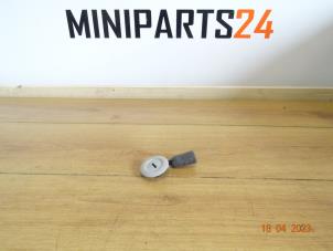 Used Microphone Mini Mini (F56) 2.0 16V Cooper S Price € 17,85 Inclusive VAT offered by Miniparts24 - Miniteile24 GbR