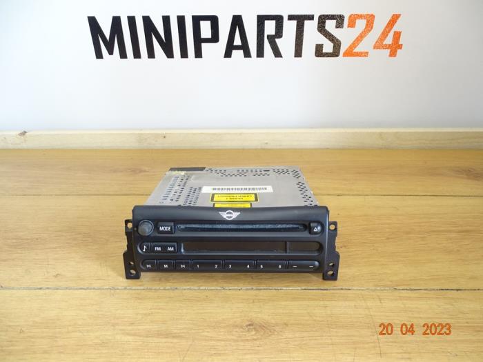 Używane Radioodtwarzacz CD Austin Mini Open (R52) 1.6 16V One Cena € 71,40 Z VAT oferowane przez Miniparts24
