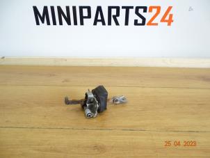 Used Door stop 2-door, right BMW Mini One/Cooper (R50) 1.6 16V One Price € 41,65 Inclusive VAT offered by Miniparts24 - Miniteile24 GbR