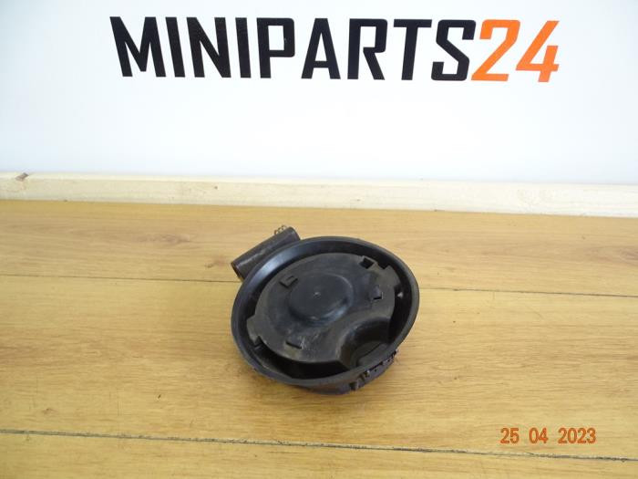 Tankdeckel van een MINI Mini One/Cooper (R50) 1.6 16V One 2003