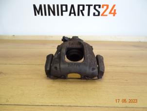 Used Front brake calliperholder, right BMW Mini One/Cooper (R50) 1.6 16V Cooper Price € 35,11 Inclusive VAT offered by Miniparts24 - Miniteile24 GbR