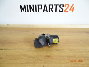 Używane Silnik wycieraczek przednich Mini Mini (R56) 1.4 16V One Cena € 53,55 Z VAT oferowane przez Miniparts24 - Miniteile24 GbR