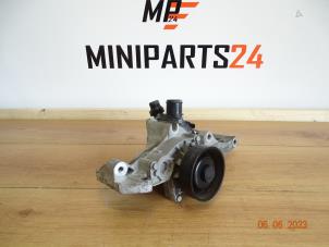 Usagé Pompe à eau Mini Cooper Prix € 119,00 Prix TTC proposé par Miniparts24 - Miniteile24 GbR