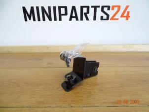 Used Rear seat lock Mini Mini (R56) 1.6 16V Cooper S Price € 23,80 Inclusive VAT offered by Miniparts24 - Miniteile24 GbR