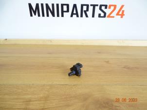 Used Air mass meter Mini Mini Cooper S (R53) 1.6 16V Price € 29,75 Inclusive VAT offered by Miniparts24 - Miniteile24 GbR