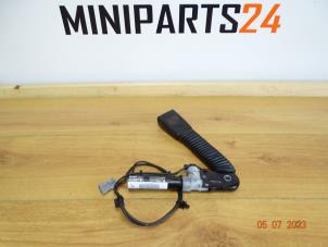 Used Seatbelt tensioner, left Mini Mini (R56) 1.6 16V Cooper Price € 71,40 Inclusive VAT offered by Miniparts24 - Miniteile24 GbR