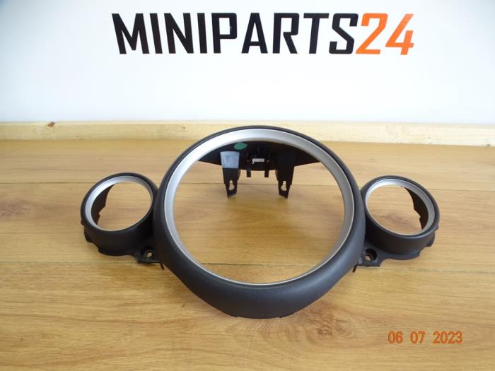 Element deski rozdzielczej z MINI Mini (R56) 1.6 16V Cooper 2007