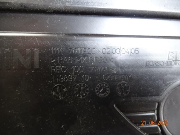 Chapa protectora motor de un MINI Mini (R56) 1.6 Cooper D 16V 2012