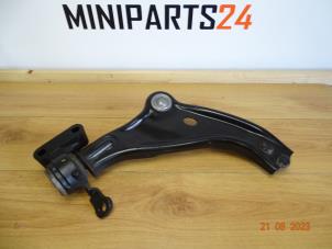 Usagé Bras de suspension avant droit Mini Clubman (R55) 1.6 16V Cooper S Prix € 53,55 Prix TTC proposé par Miniparts24 - Miniteile24 GbR
