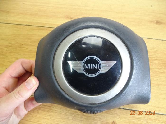 Left airbag (steering wheel) from a MINI Mini Open (R52) 1.6 16V One 2004