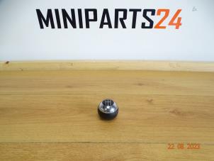 Usados Botón de palanca Austin Mini Open (R52) 1.6 16V One Precio € 35,70 IVA incluido ofrecido por Miniparts24 - Miniteile24 GbR