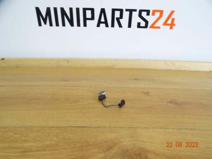 Używane Przelacznik (rózne) Austin Mini Open (R52) 1.6 16V One Cena € 23,80 Z VAT oferowane przez Miniparts24