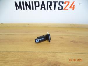 Gebrauchte Scheibensprüherpumpe vorne Mini Mini (R56) 1.6 16V Cooper Preis € 17,85 Mit Mehrwertsteuer angeboten von Miniparts24 - Miniteile24 GbR