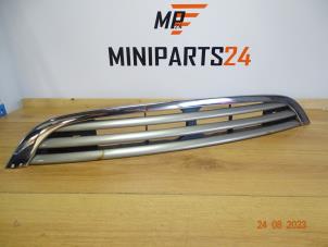 Used Grille Austin Mini Open (R52) 1.6 16V Cooper S Price € 83,30 Inclusive VAT offered by Miniparts24 - Miniteile24 GbR