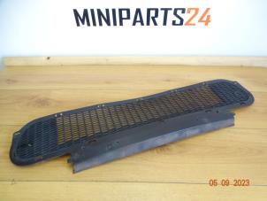 Used Grille Mini Mini Cooper S (R53) 1.6 16V Price € 41,65 Inclusive VAT offered by Miniparts24 - Miniteile24 GbR