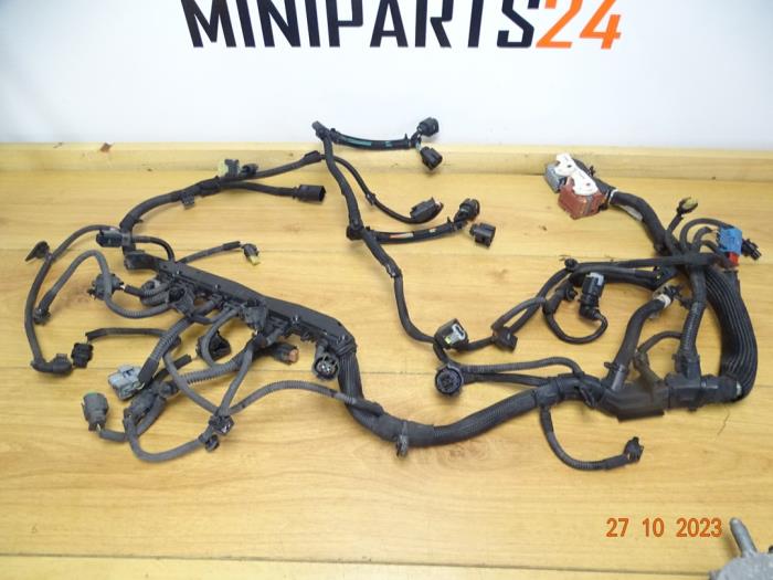 Mazo de cables compartimento motor de un MINI Mini (R56) 1.6 16V Cooper S 2013