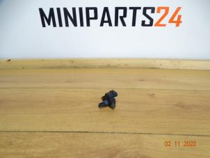 Usados Medidor de masa de aire Mini Mini Cooper S (R53) 1.6 16V Precio € 29,75 IVA incluido ofrecido por Miniparts24 - Miniteile24 GbR