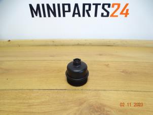 Used Oil filter cover Mini Mini Open (R57) 1.6 16V Cooper S Price € 23,80 Inclusive VAT offered by Miniparts24 - Miniteile24 GbR