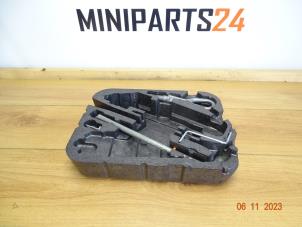 Used Storage compartment Mini Mini (R56) 1.6 16V Cooper Price € 35,70 Inclusive VAT offered by Miniparts24 - Miniteile24 GbR