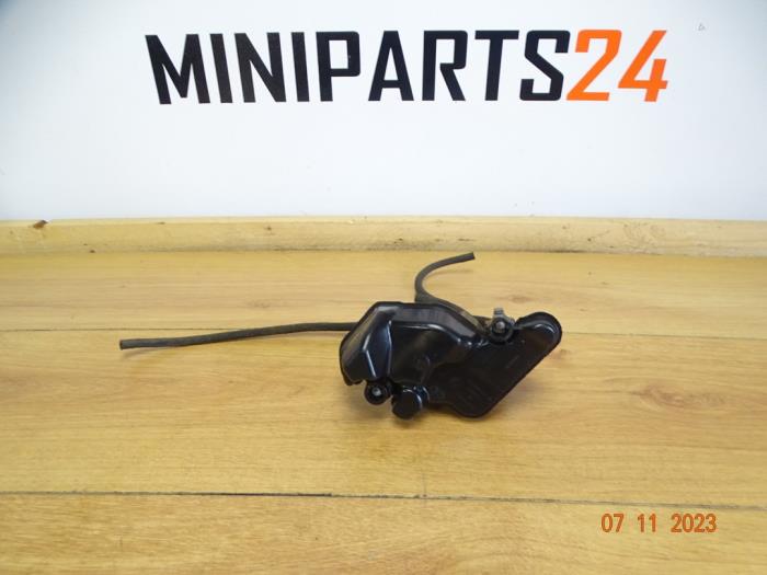 Zawór prózniowy z MINI Mini (F56) 2.0 16V Cooper SD 2015