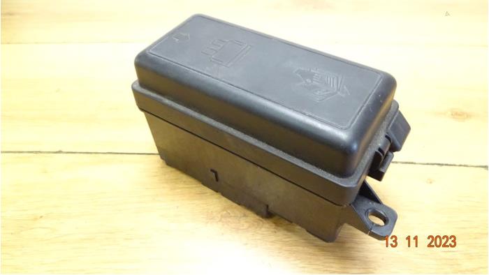 Fuse box from a MINI Mini One/Cooper (R50) 1.6 16V Cooper 2003