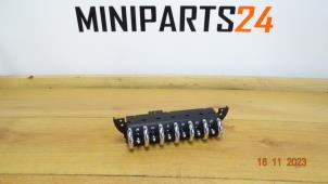 Usados Interruptor combinado de ventanillas Mini Mini Cooper S (R53) 1.6 16V Precio € 47,60 IVA incluido ofrecido por Miniparts24 - Miniteile24 GbR