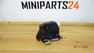 Usagé Serrure portière mécanique 2portes droite Mini Mini Cooper S (R53) 1.6 16V Prix € 71,40 Prix TTC proposé par Miniparts24 - Miniteile24 GbR