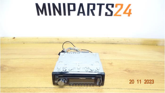 Radio z MINI Mini Cooper S (R53) 1.6 16V 2003