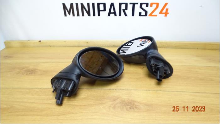 Außenspiegel links van een MINI Mini One/Cooper (R50) 1.6 16V One 2002
