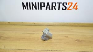 Usagé Résistance chauffage Mini Mini Cooper S (R53) 1.6 16V Prix € 32,73 Prix TTC proposé par Miniparts24 - Miniteile24 GbR