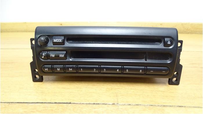 Radio CD player from a MINI Mini Cooper S (R53) 1.6 16V 2004
