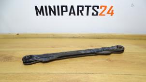Usagé Bras de suspension bas arrière gauche Mini Mini Cooper S (R53) 1.6 16V Prix € 32,73 Prix TTC proposé par Miniparts24 - Miniteile24 GbR
