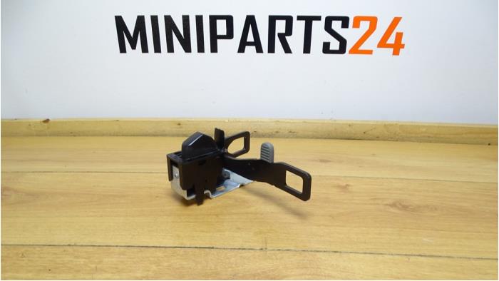 Gebrauchte Sonstige Mini Mini (F56) 2.0 16V Cooper S Preis € 23,80 Mit Mehrwertsteuer angeboten von Miniparts24