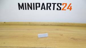 Używane Oswietlenie wewnetrzne przód Mini Mini (F56) 2.0 16V Cooper S Cena € 14,88 Z VAT oferowane przez Miniparts24 - Miniteile24 GbR