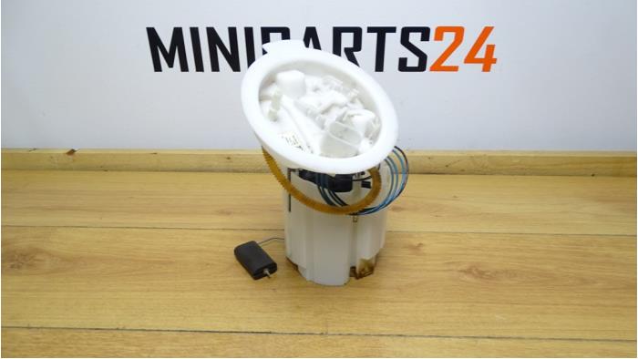 Bomba de gasolina de un MINI Mini (F56) 2.0 16V Cooper S 2015